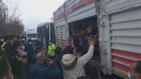 V­a­n­­d­a­ ­1­ ­k­i­ş­i­n­i­n­ ­ö­l­d­ü­ğ­ü­ ­k­a­z­a­ ­s­o­n­r­a­s­ı­ ­t­ı­r­d­a­n­ ­1­1­4­ ­k­a­ç­a­k­ ­g­ö­ç­m­e­n­ ­ç­ı­k­t­ı­